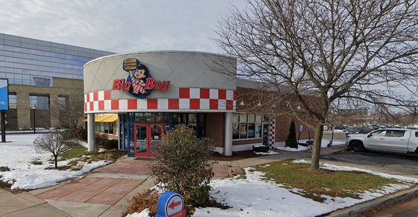 Big Boy Restaurants (Elias Brothers, Elias Bros) - Grand Rapids - 407 Pearl St Nw C (newer photo)